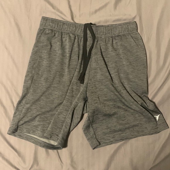 Old navy active shorts - Picture 1 of 1